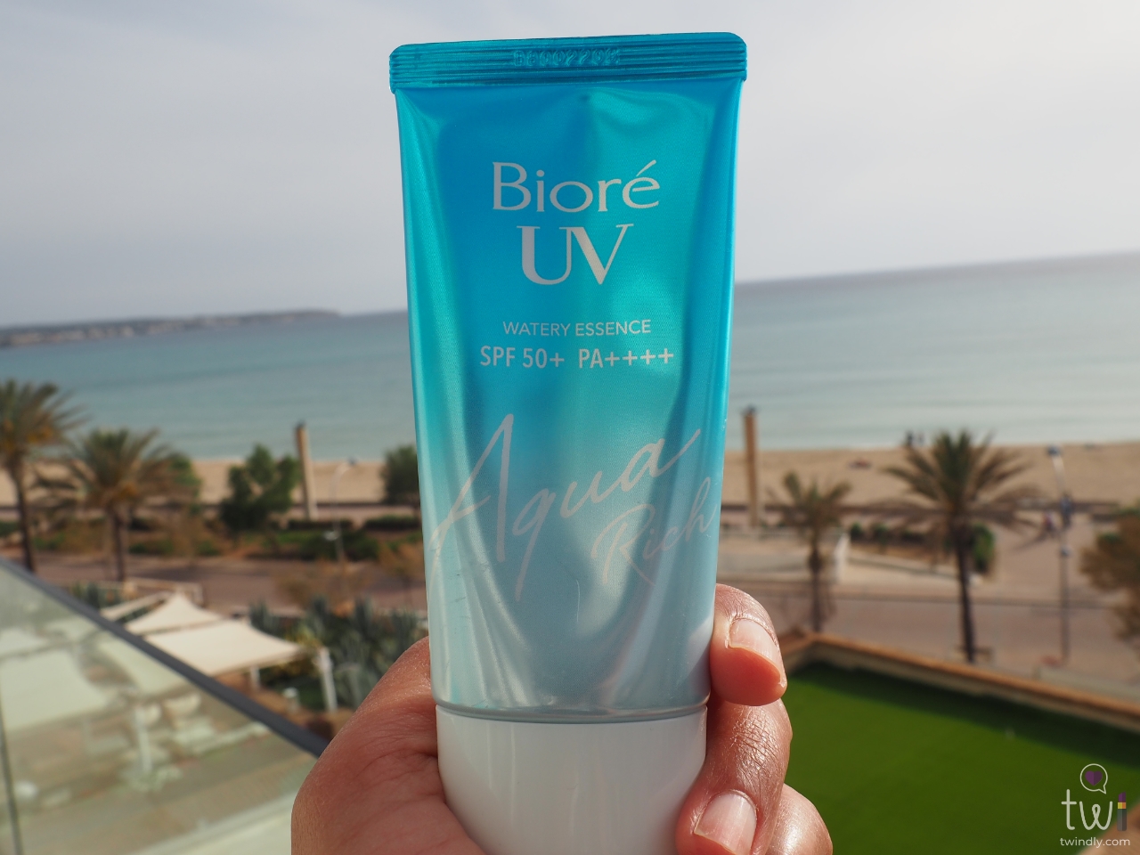 Biore UV Aqua Rich Watery Essence SPF50 review - The Classic Staple - twindly beauty blog